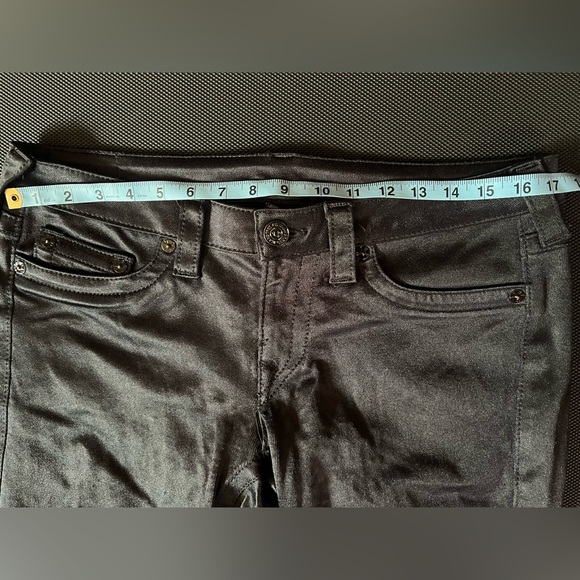 True Religion Vintage satin shiny Capris. Size 32 - Picture 12 of 13